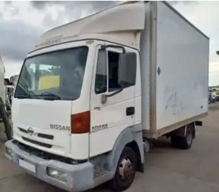 Nissan Atleon 2000
