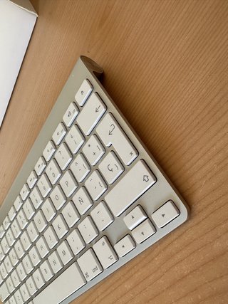 Teclado inalámbrico Apple / Magic Keyboard