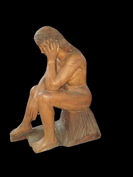 Mujer sentada - Talla de Madera de Olivo
