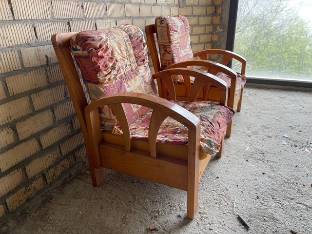 1 BUTACA PROVENZAL MADERA MACIZ