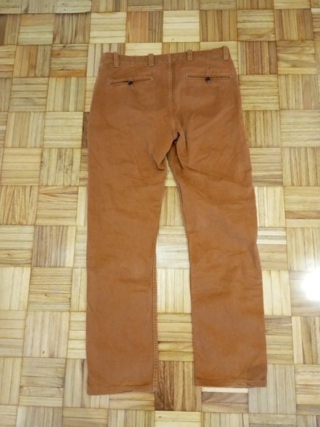 Pantalón chino. Marca Dockers