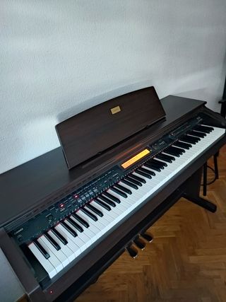 Piano de pared/ Casio