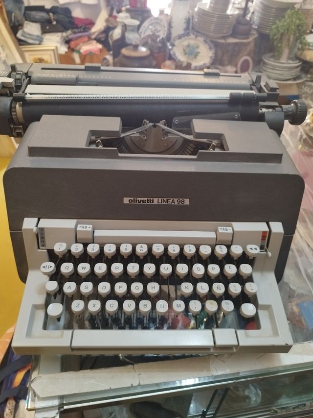 Maquinas de escribir antiguos
