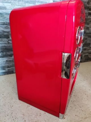 Nevera dispensador de latas