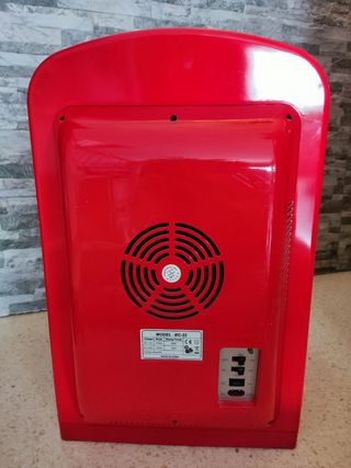 Nevera dispensador de latas
