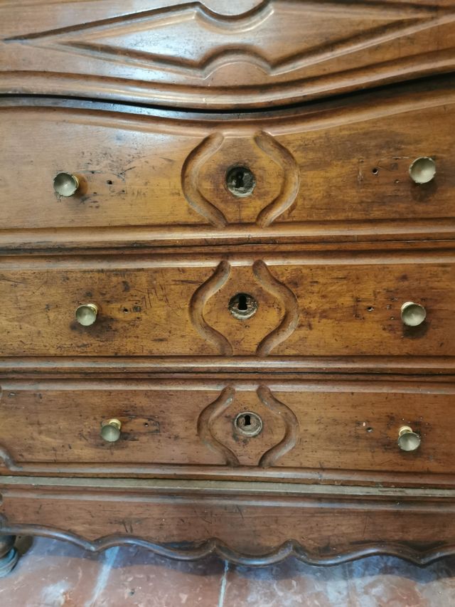 Comoda isabelina antigua de caoba y mármol