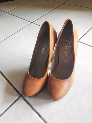 tacchi in pelle