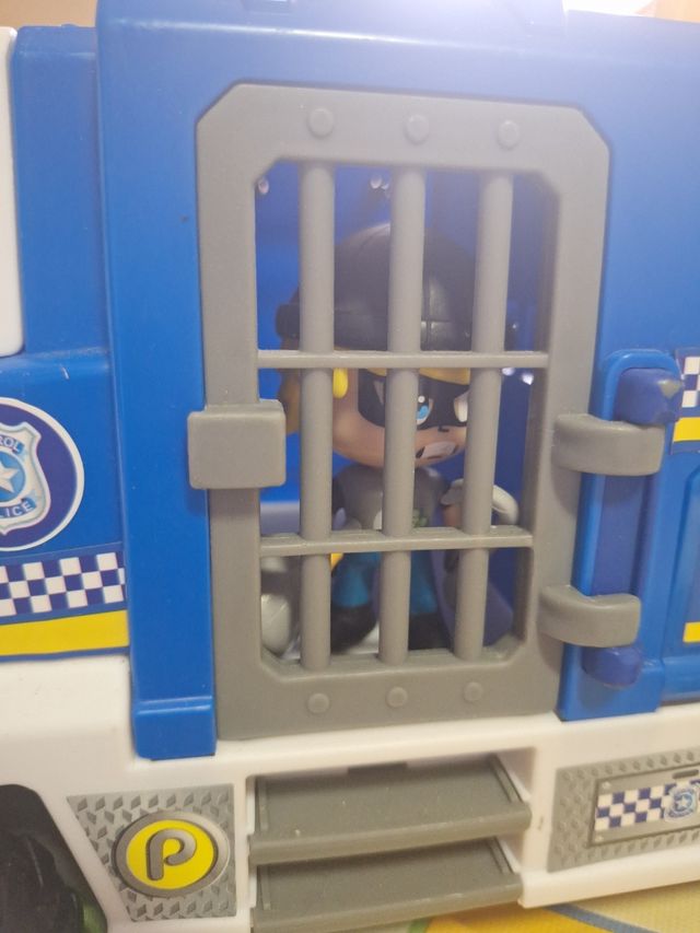 Furgon Policial Pinypon Action