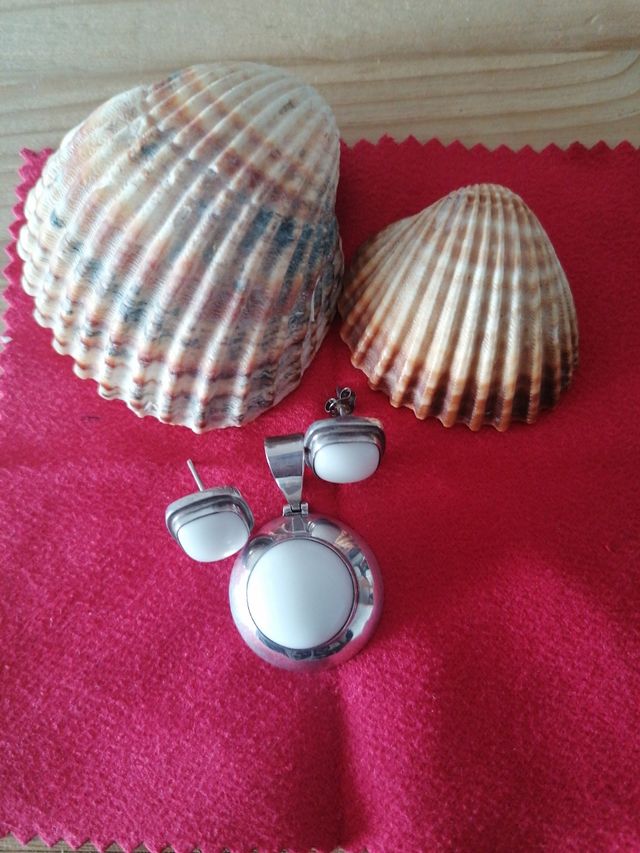 Set orecchini e pendenti