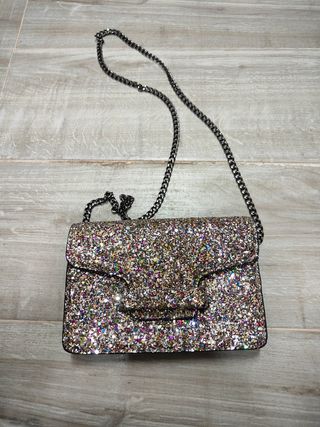Bolso dorado de fiesta