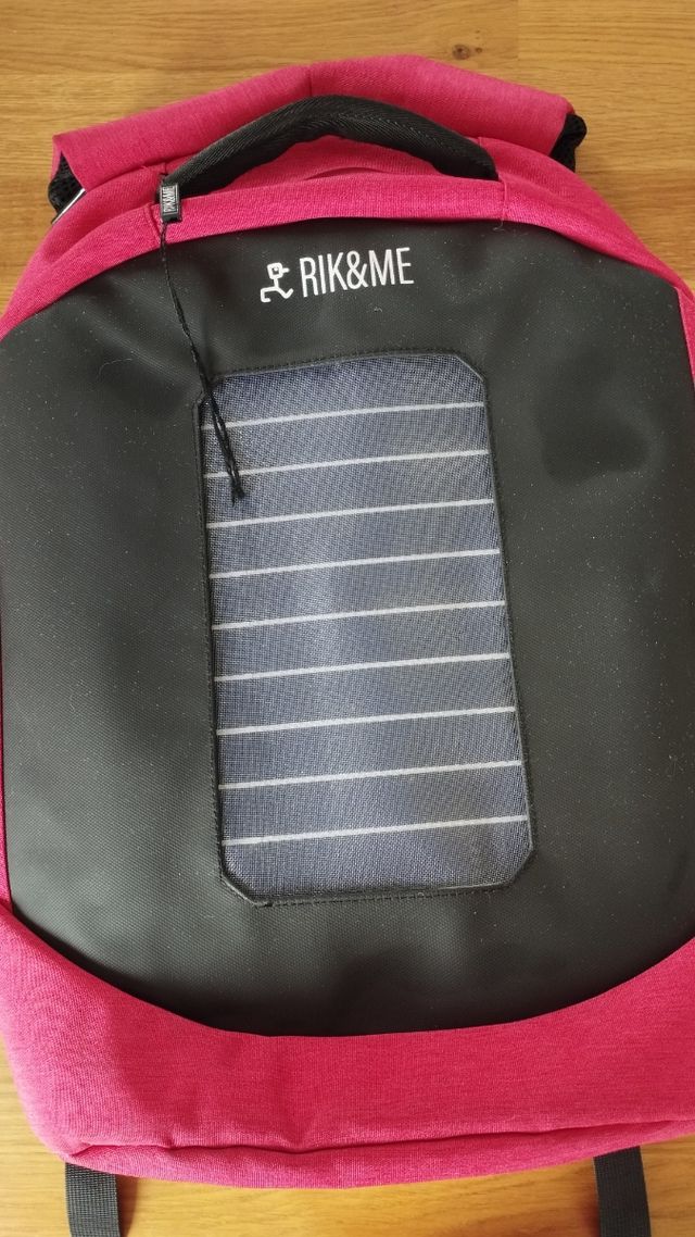 MOCHILA MÍTICA SOLAR USB RIK&ME