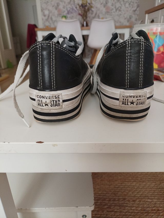 Converse piel negras plataforma