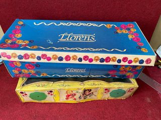 DUE VECCHIE BAMBOLE CON LA LORO CUSTODIA