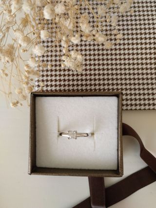 Anillo oro blanco 750mm. solitario circonita 