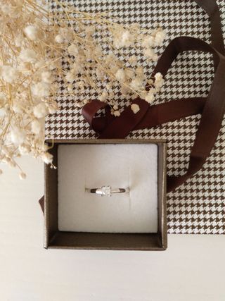 Anillo oro blanco 750mm. solitario circonita 