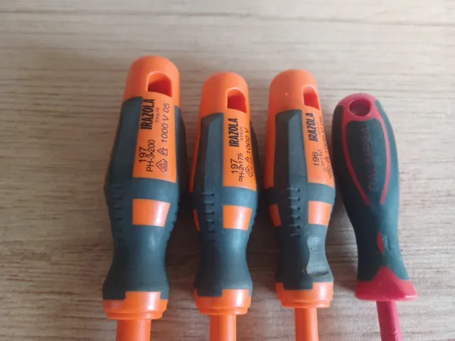 DESTORNILLADOR IRAZOLA