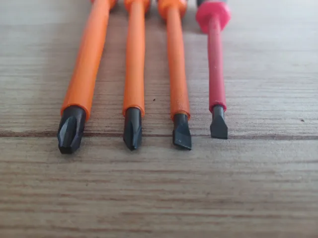 DESTORNILLADOR IRAZOLA