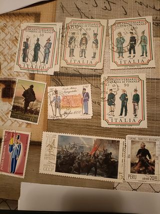 LOTE 50 SELLOS ANTIGUOS SOLDADOS