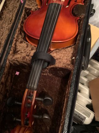 VIOLIN NUEVO. Incluye estuche
