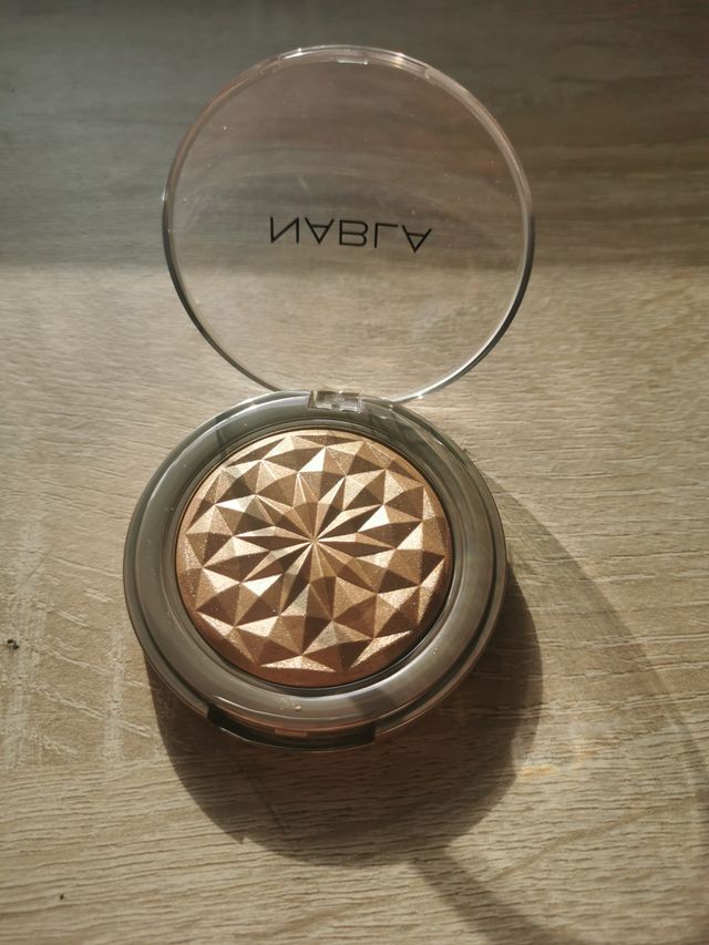 Iluminador nabla glow trip crown