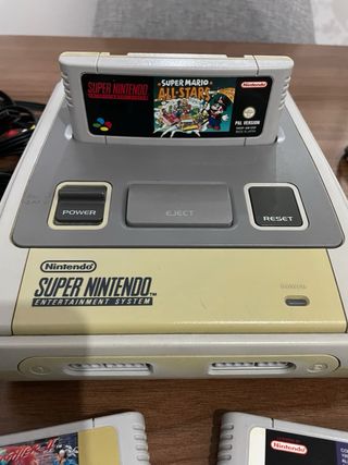 Consola Super Nintendo con 5 juegos