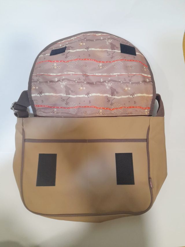 Bandolera juvenil Wild friends de Nici al hombro