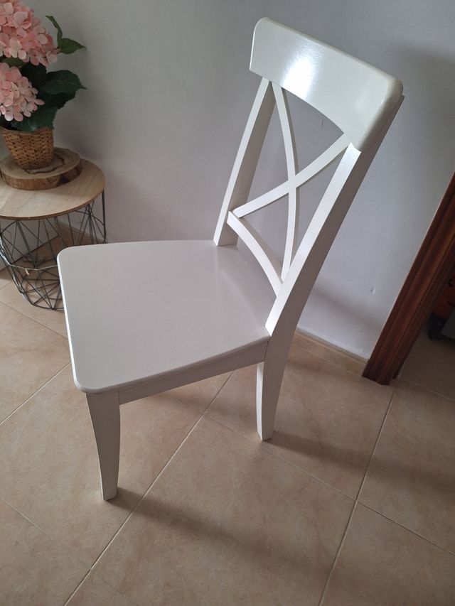 Sillas de madera maciza 