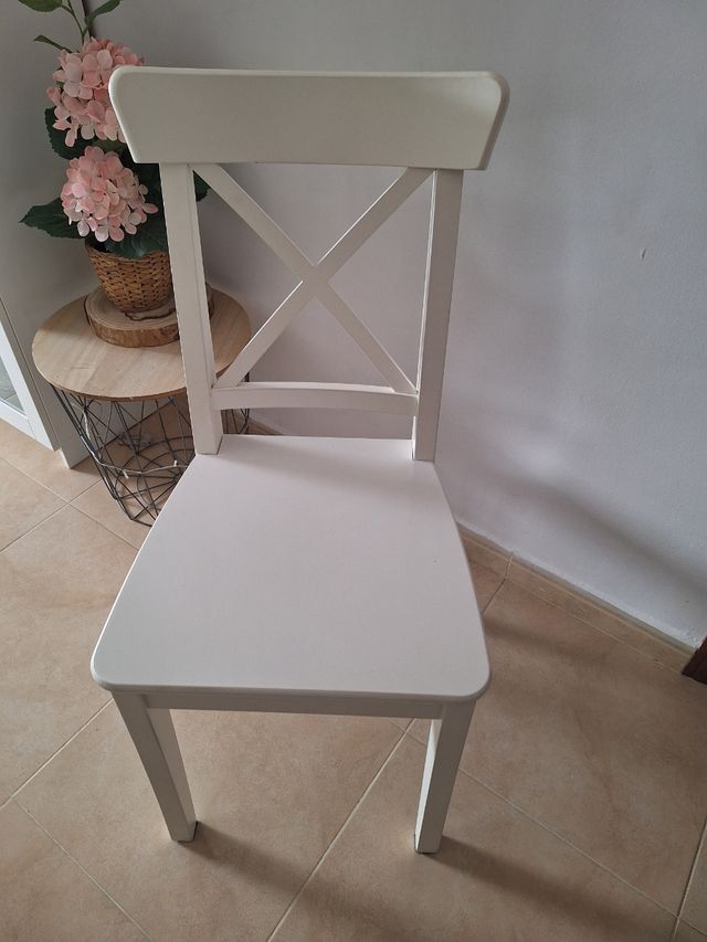 Sillas de madera maciza 