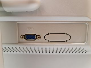 Monitor LCD Haier 17" mod. L157