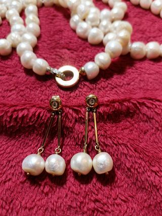 Collar y pendientes de perlas australianas