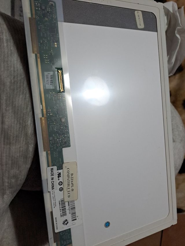 pantalla 15'6 portátil compac