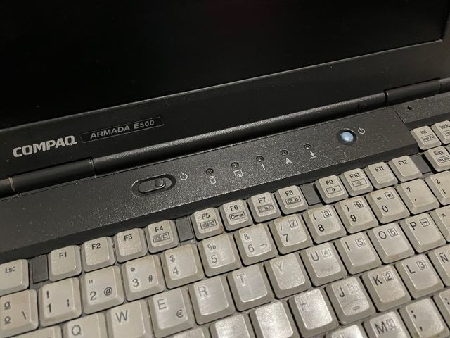 ORDENADOR PORTATIL COMPAQ