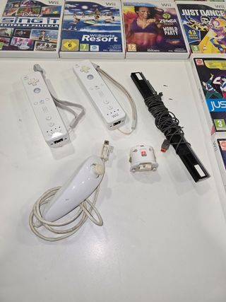 Lote Wii con 10 juegos y accesorios