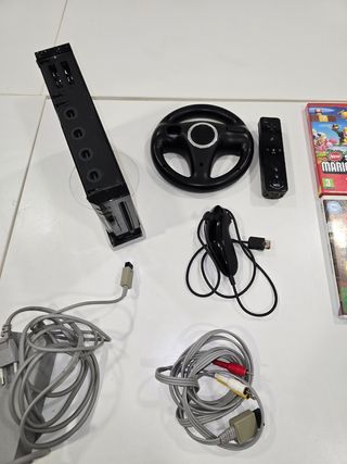 Lote Wii con accesorios y 5 juegos