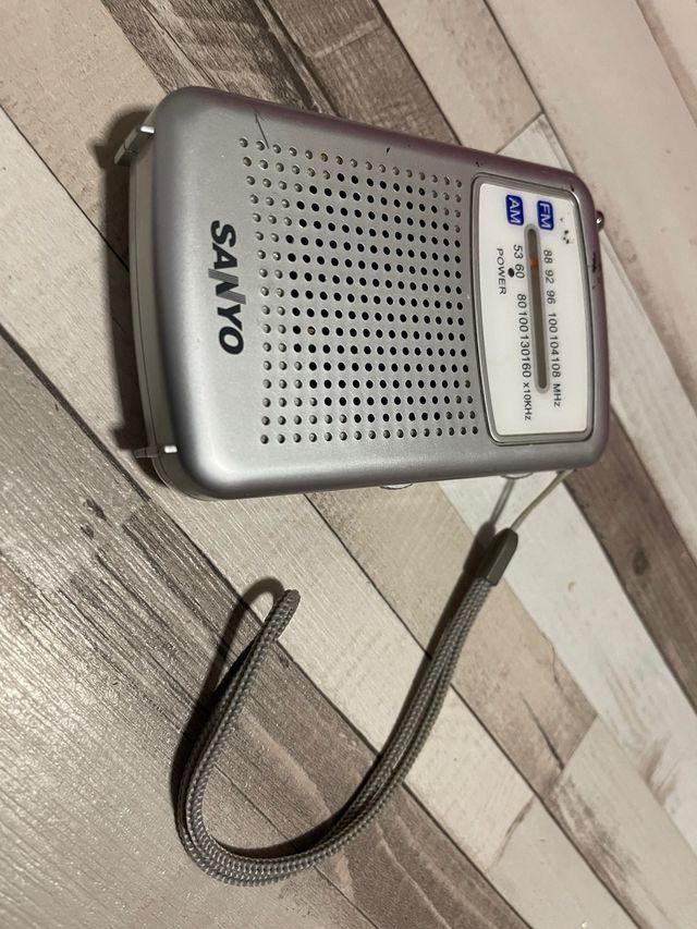 RADIO MINI MARCA SANYO