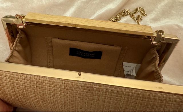 Clutch de rafia con cadena