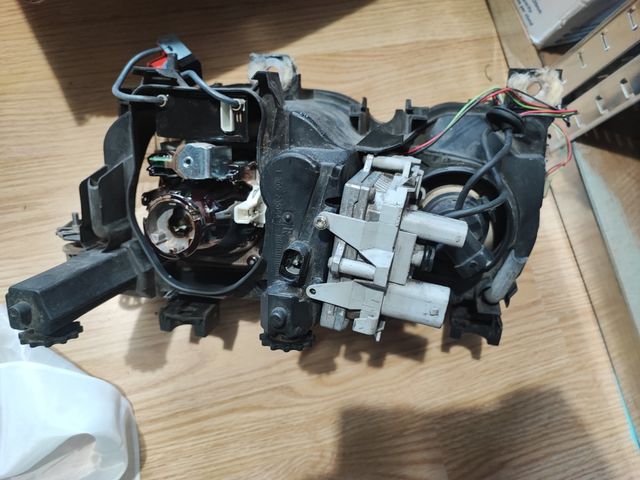 Despiece faros xenon bmw compact