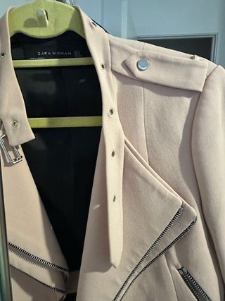 Chaqueta rosa cropped perfecto biker