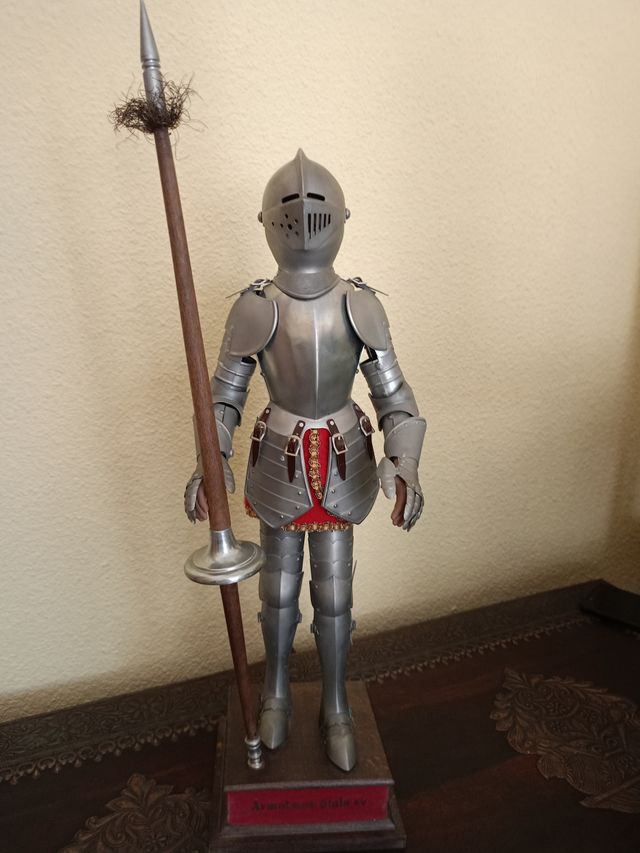 ARMADURA DE SOLDADO MEDIEVAL