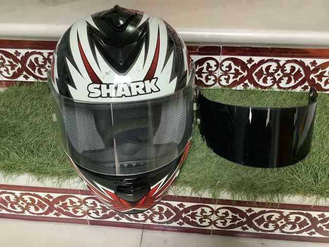 Casco SHARK