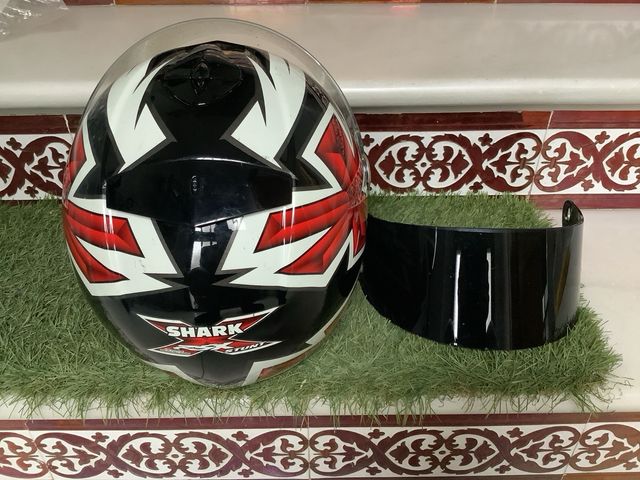 Casco SHARK