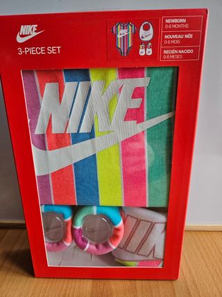 Set bebé Nike 0-6m nuevo precintado 3 piezas regal