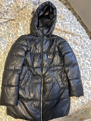 Abrigo es la 36 pero es ancho vale para 38 /40