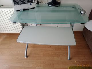 Mesa cristal ordenador