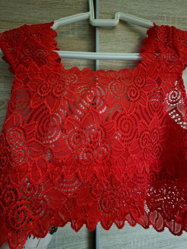 Top encaje rojo