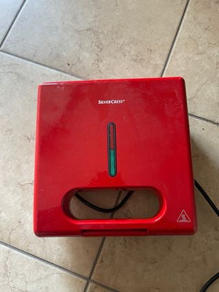 Tostiera Elettrica e compatto 750w