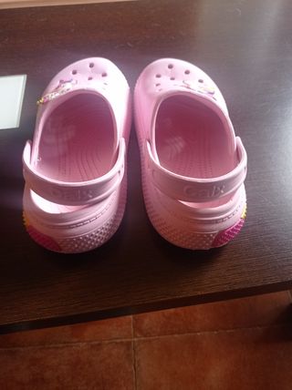 Zuecos infantiles. Talla 33-34