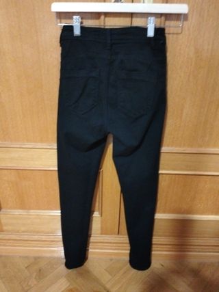 Pantalón vaquero pitillo push up