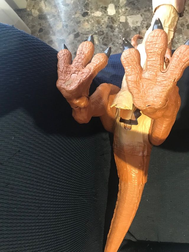 dinosaurio T rex gigante