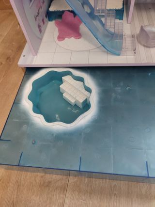 L.o.l surprise- Winter disco chalet